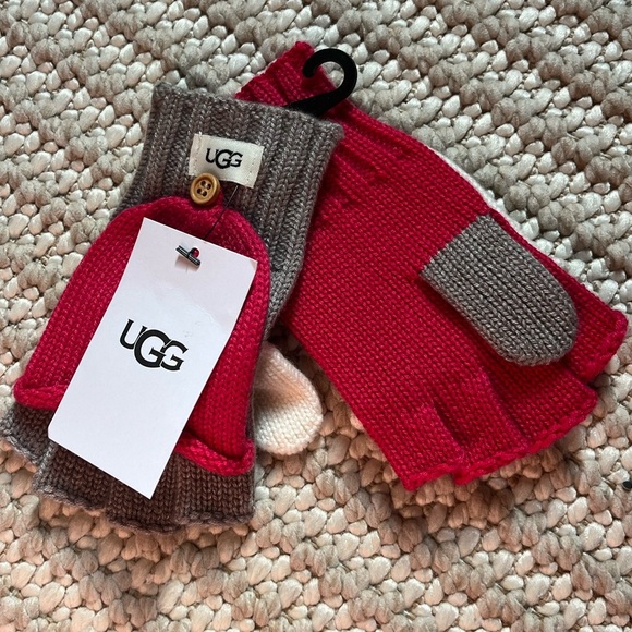 UGG Kid’s Convertible Mittens - Picture 3 of 4